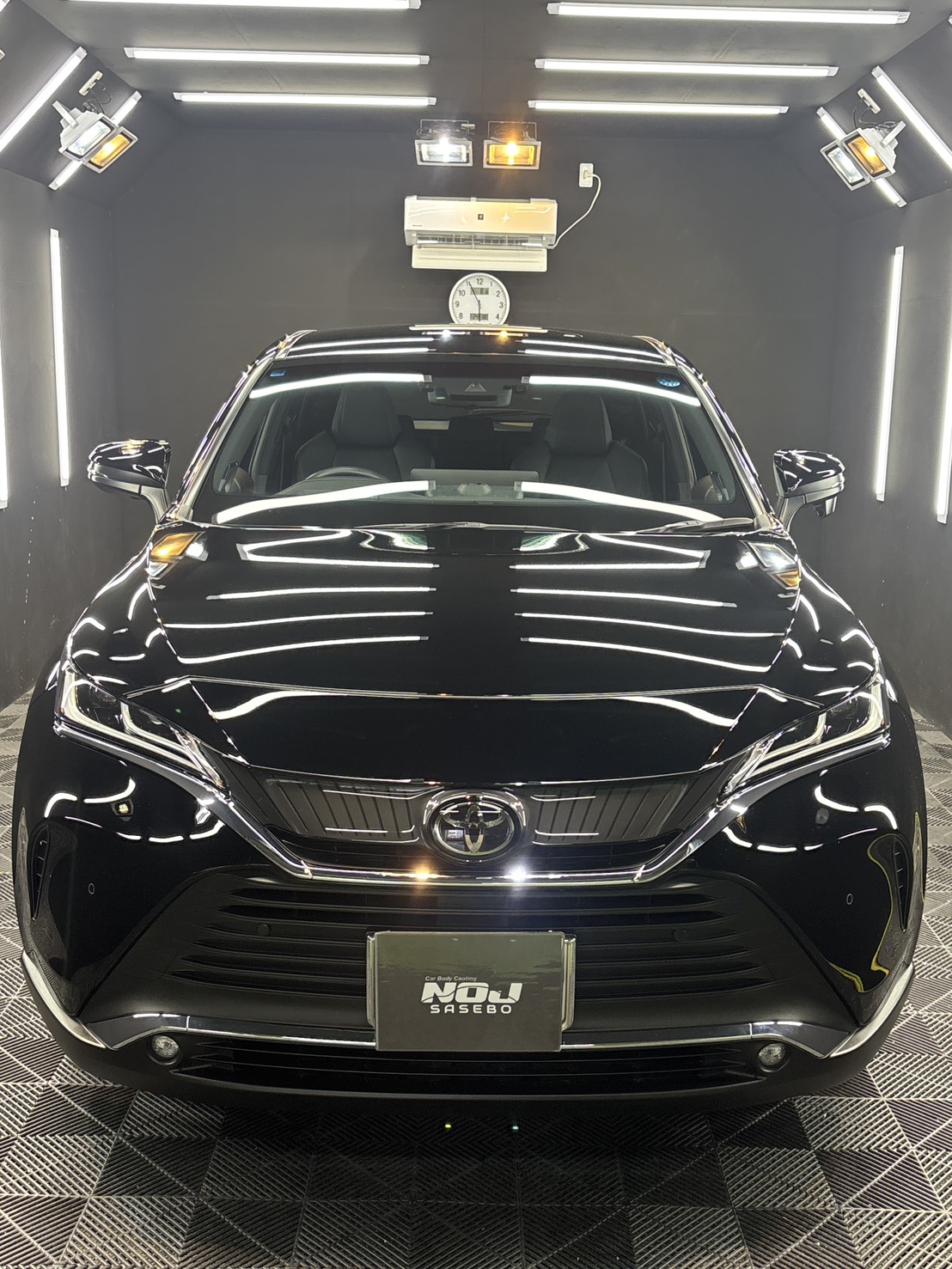 TOYOTA　HARRIER