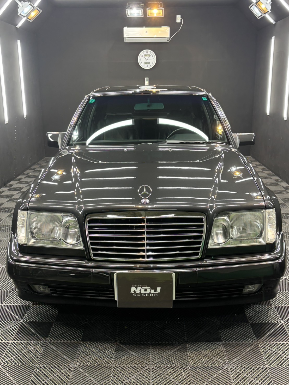 Mercedes-Benz　E60