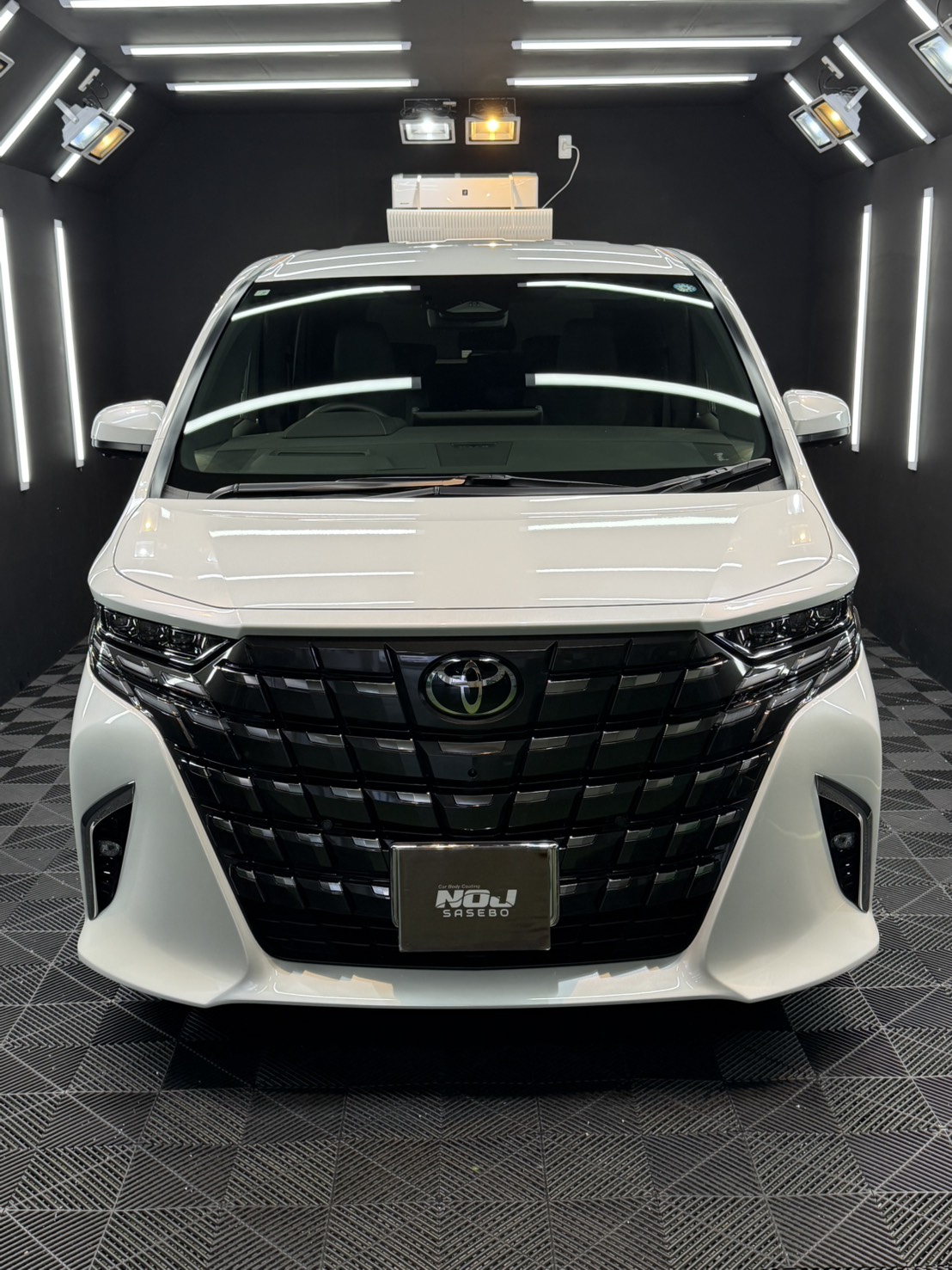 TOYOTA　ALPHARD