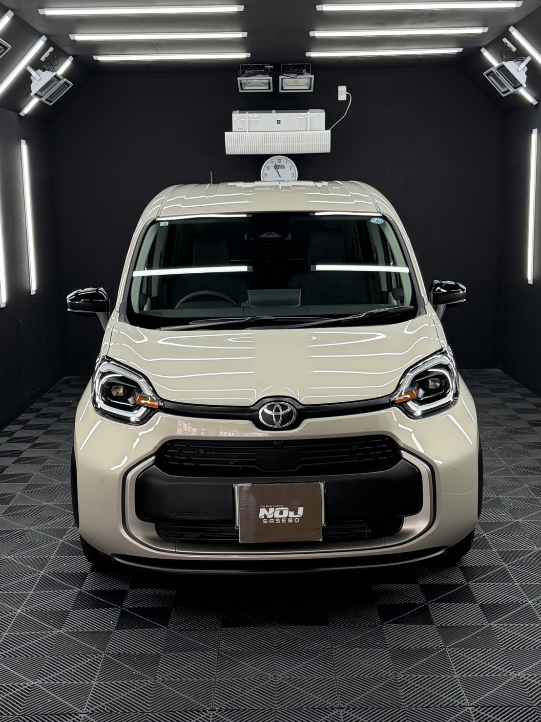 TOYOTA　SIENTA